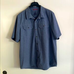 ❤️NWOT.  Gerry menswear gray/blue buttoned up short sleeves dress shirt.